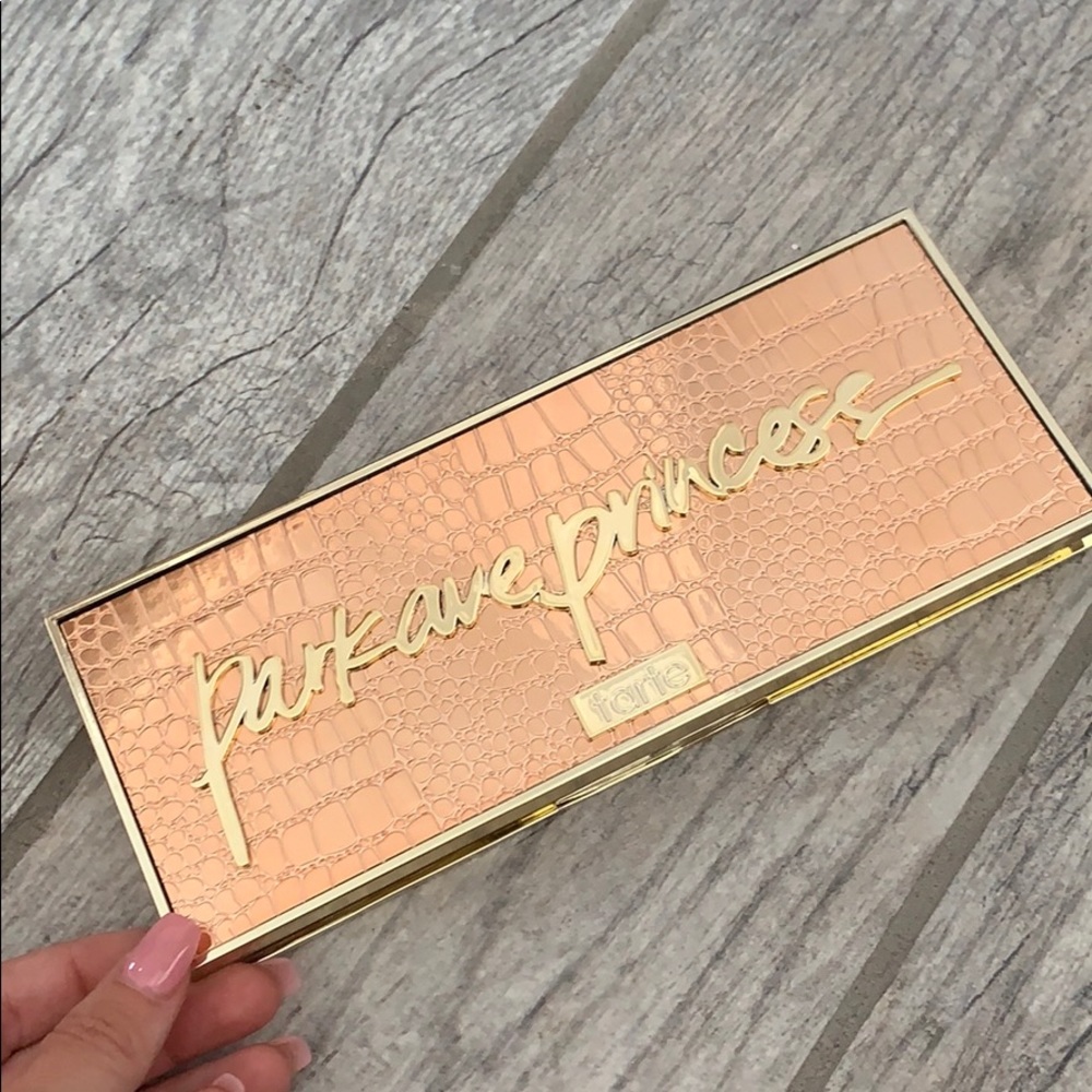 Tarte Bronzing and highlighting pallet